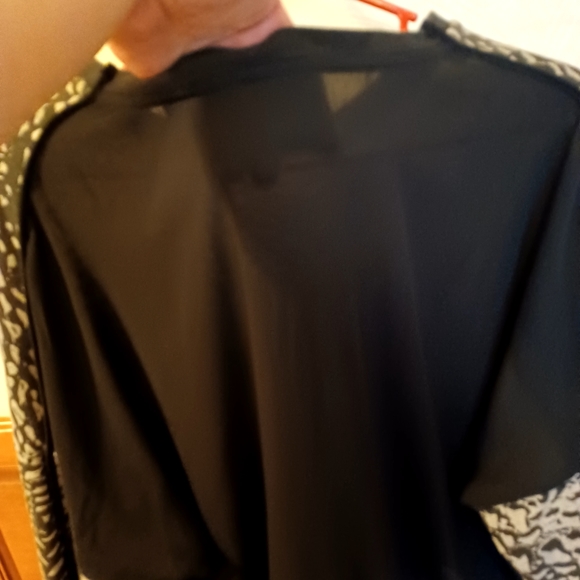 Adidas sweatshirt NWOT!! size Large!! - Picture 2 of 3